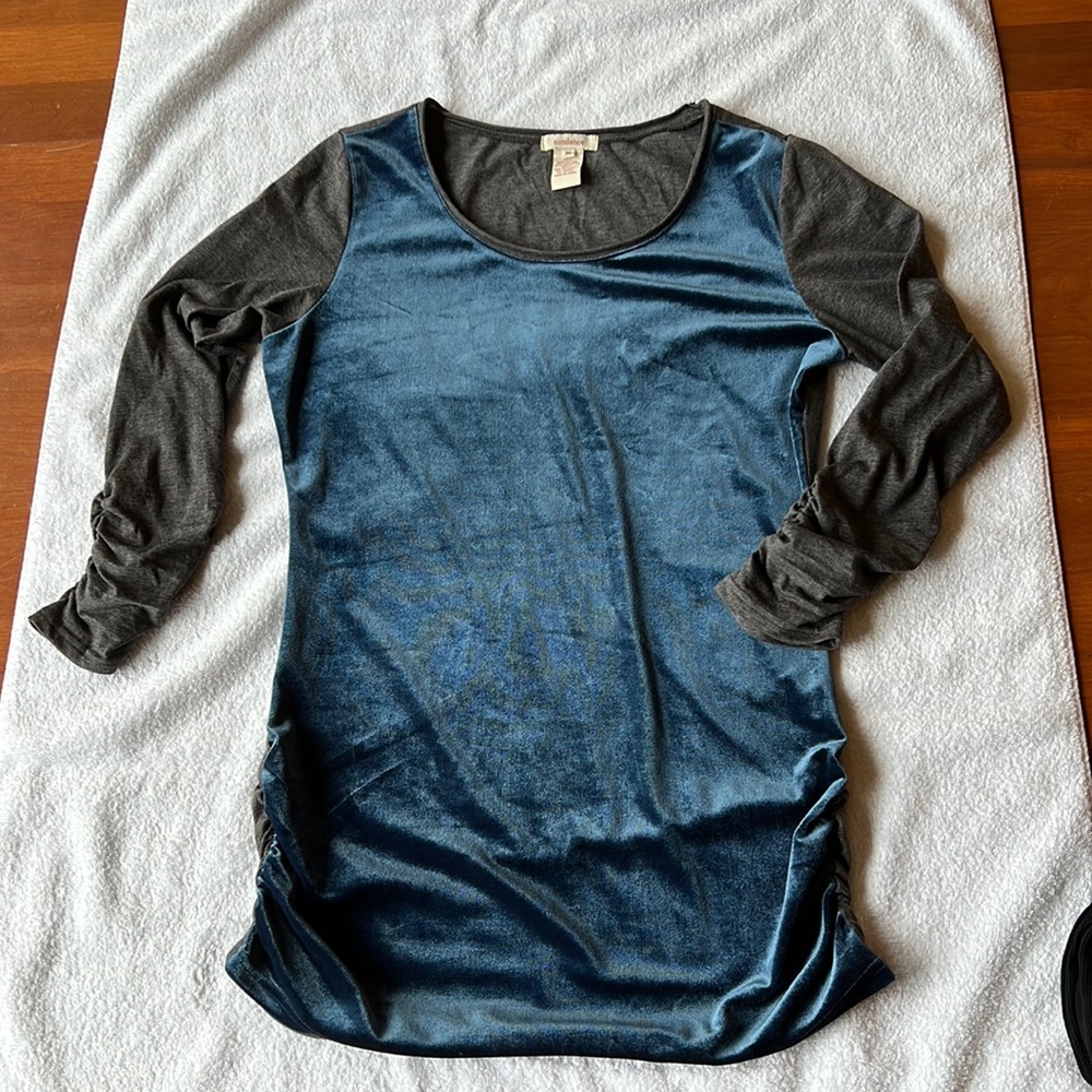 Sundance colorblock top size medium, blue velvet front, ruched sleeves and sides